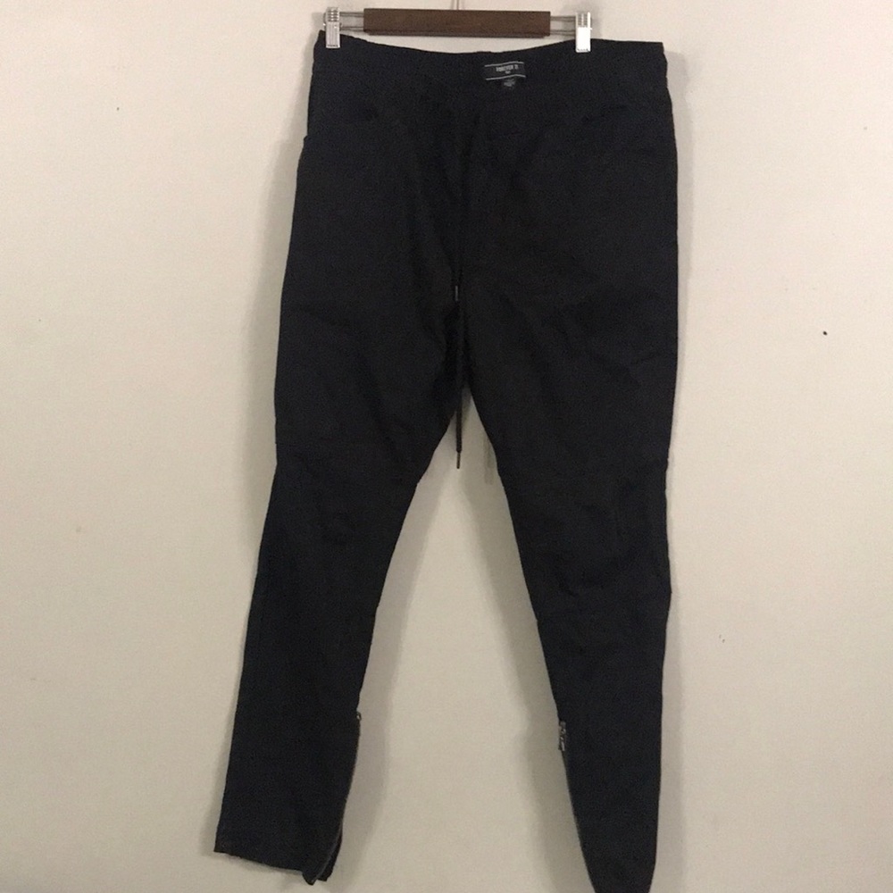 Forever 21 Black mens pants elastic waist size XL ankle zips draw string pull on